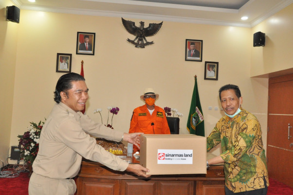  Sinar Mas Land Berikan Bantuan Alat Pelindung bagi Petugas Medis di Banten
