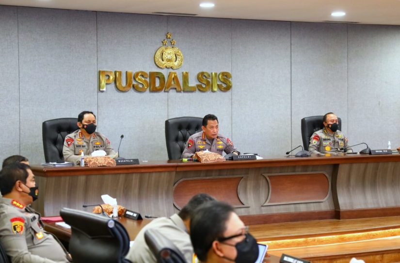 Kapolri Jenderal Listyo Sigit Prabowo menginstruksikan pendekatan secara humanis terhadap aksi unjuk rasa. (Foto: Amin Hidayat)