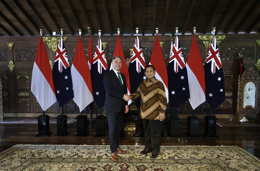  Prabowo Sambut Hangat Menhan Australia di Hambalang