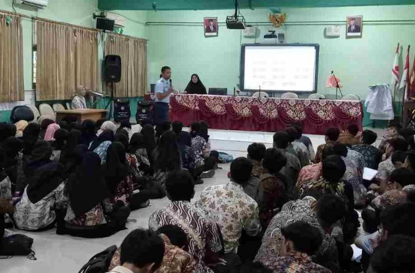  Pelajar Antusias Gelar Edu Fair di SMAN 110 Jakarta