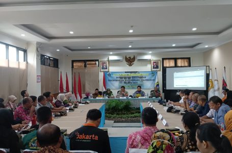 Sidang Kelompok Musyawarah Perencanaan Pembangunan (Musrenbang) Kecamatan Koja Terintegrasi Kelurahan Rawa Badak Utara, Jakarta Utara membahas sebanyak 57 usulan.