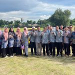 Fahira Idris Serahkan Piagam Penghargaan Tokoh Masyarakat di Rangkaian HPN 2026