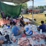 Penuh Kebersamaan, Warga DMarco Residence Gotong Royong Bagikan Daging Qurban untuk Masyarakat Sekitar